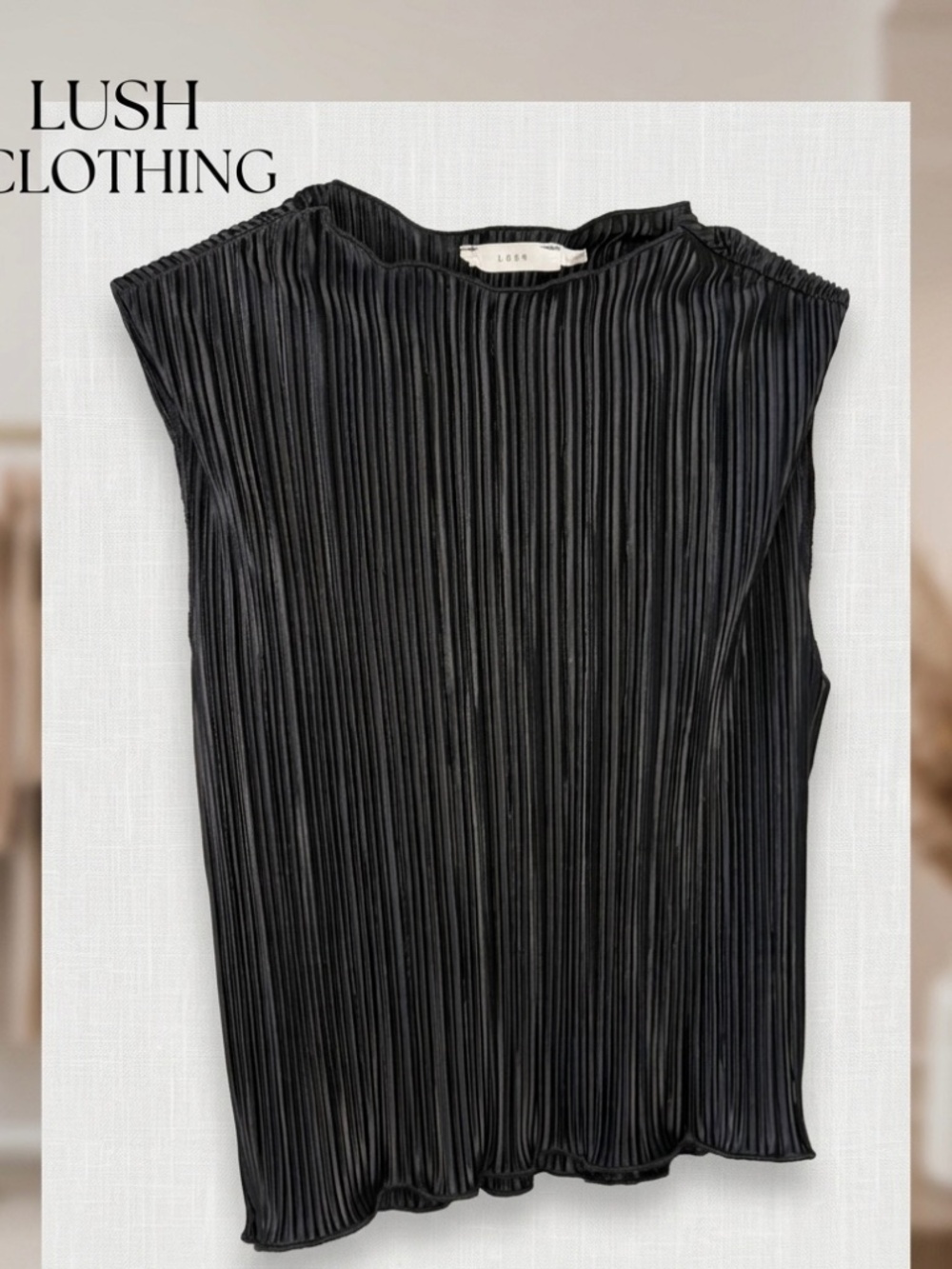 Lush Pleated Sleeveless Mock Neck Top. Size Small